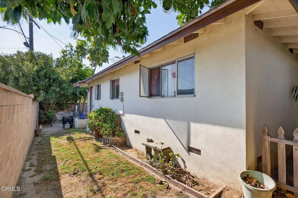 3300 3302 San Luis Street, Ventura, California 93003 home-pic-33